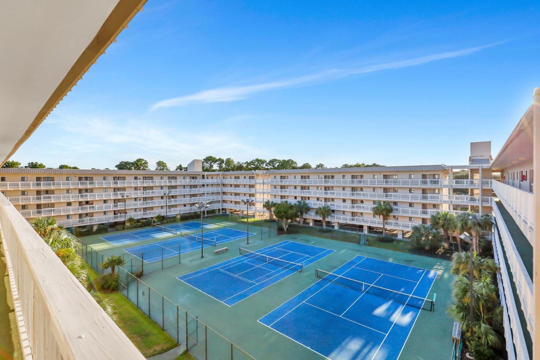 Апартаменты Welcome To Your Beachside Escape! Хилтон-Хед-Айленд Экстерьер фото